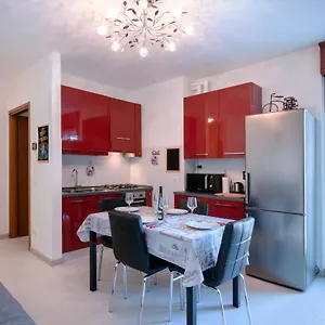  Appartamento Design House 15min To City - Wifi & Free Parking Italia